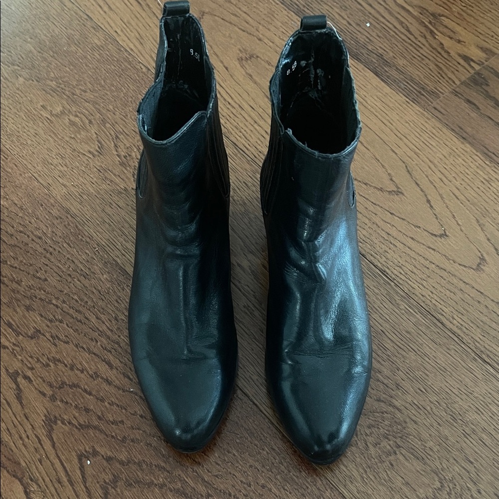 Zoe + Liv Black Ankle Booties